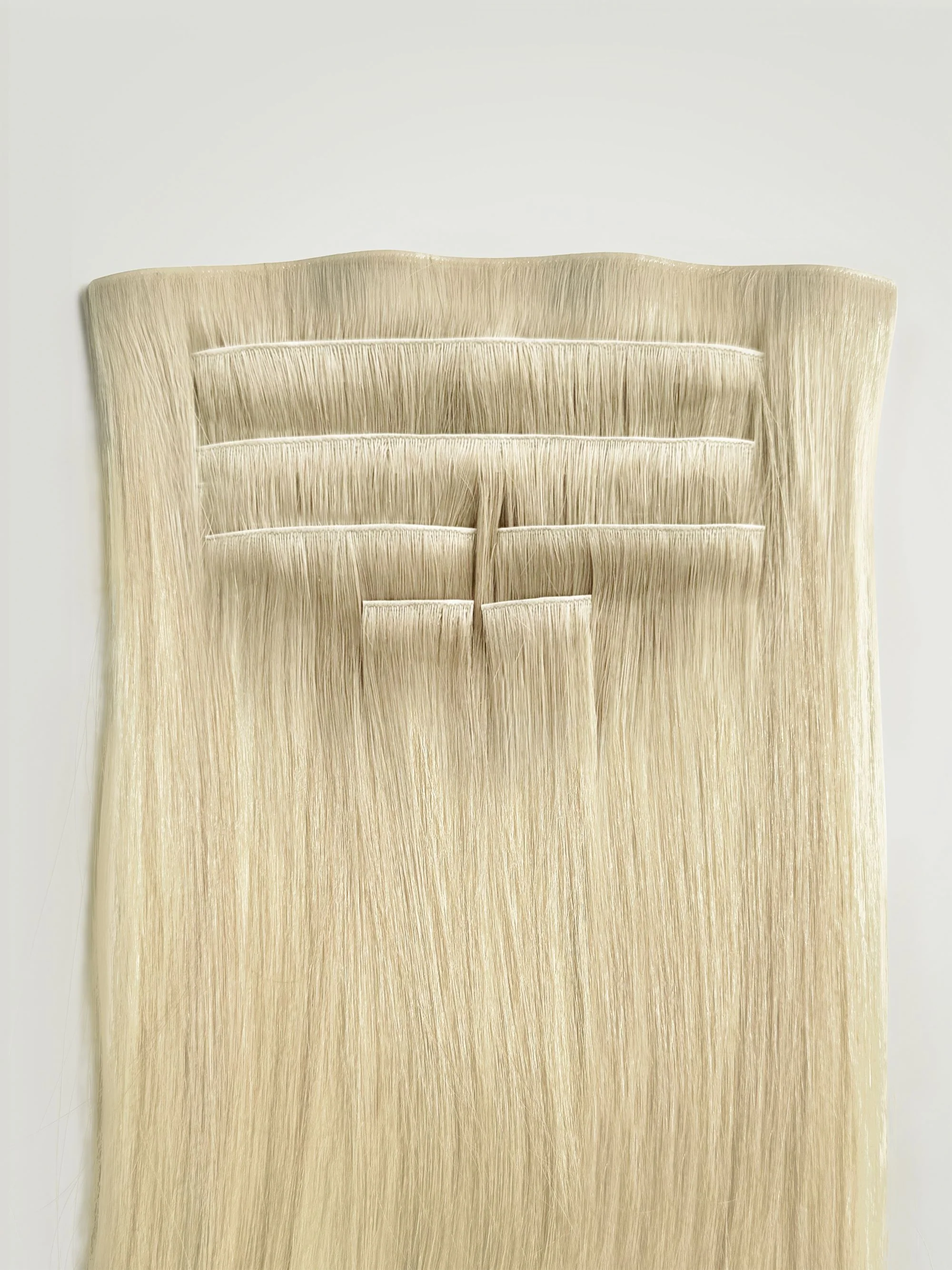 Champagne Blonde Invisible Clip-Ins 22"/55.88cm (140g) - Image 2
